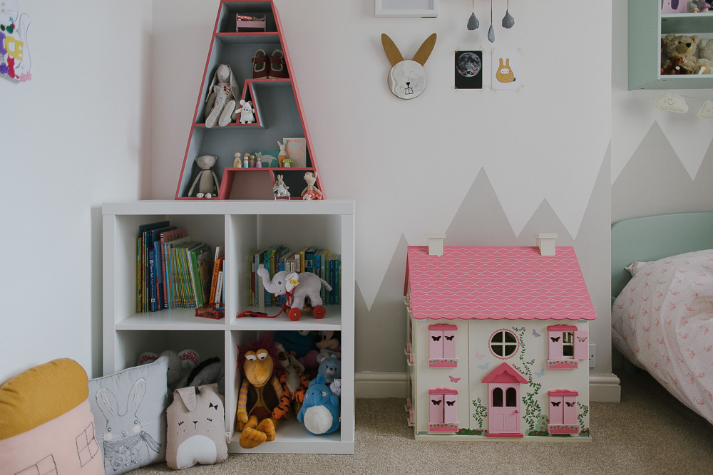 A Mint Girls Bedroom With Touches Of Grey Pink Mustard